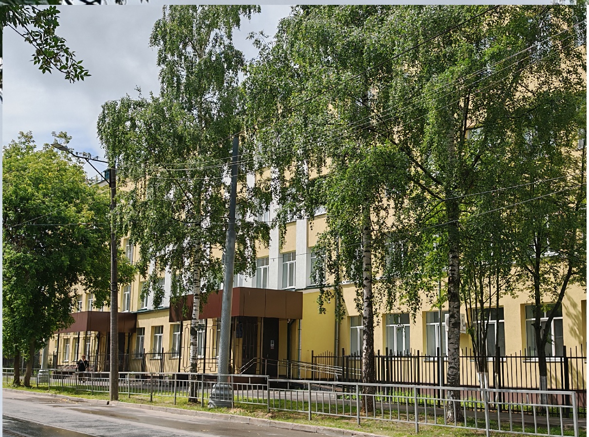 главный вход в здание.
